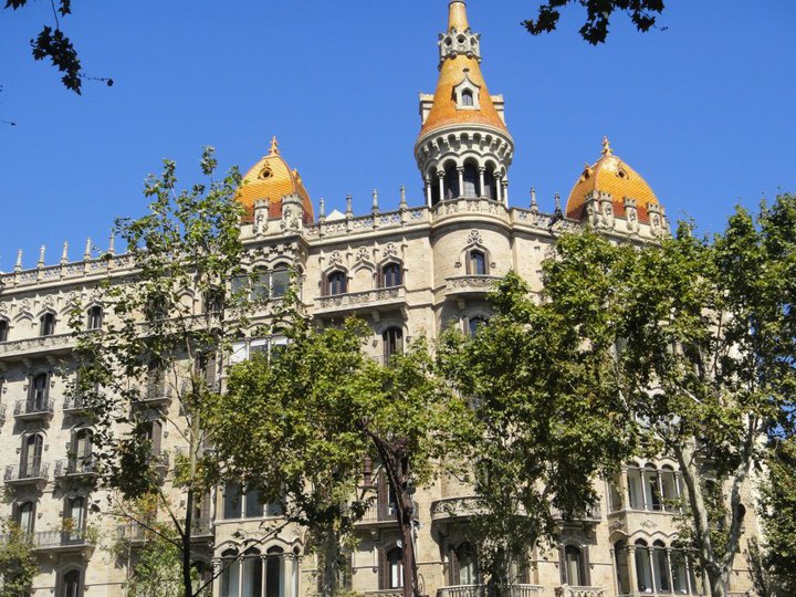 These golden rooftops look spectacular in the rays of the sun