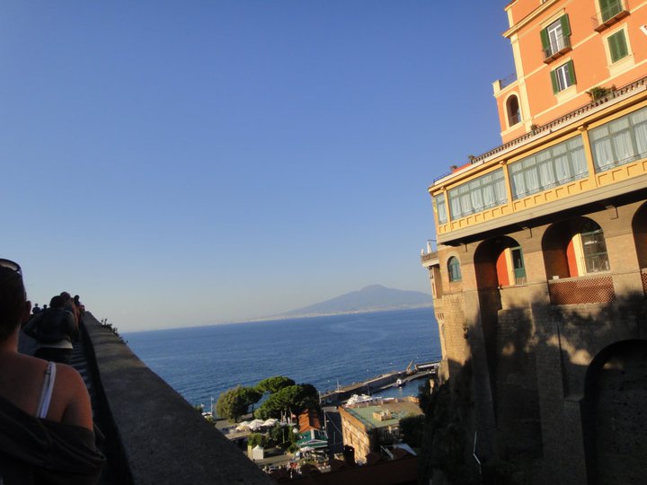 Walking up the looooooooonnnnnnnnnnngggggggggg hill